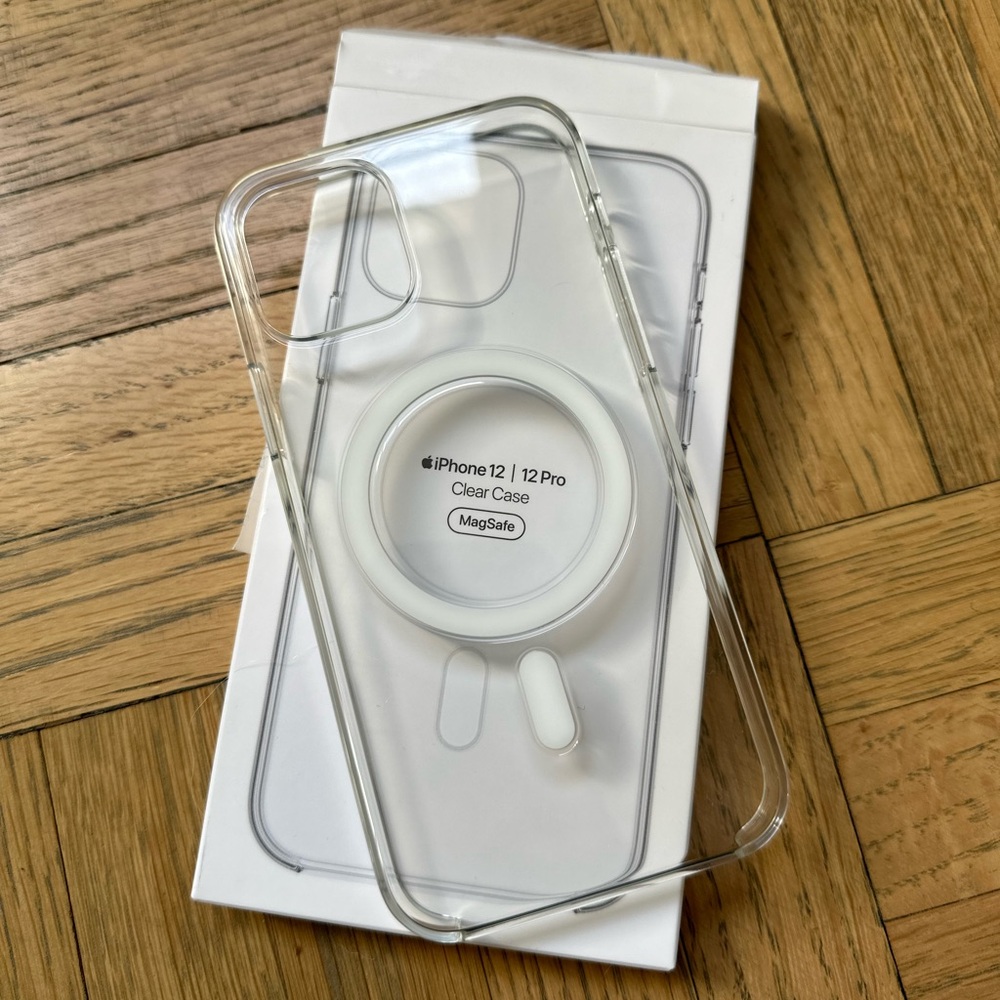 iPhone 12 Pro - Apple Clear Case + Screen Protector